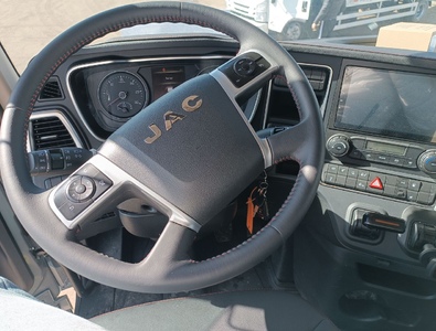 JAC K7 (МРМ 18т) ТЯГАЧ 4×2 АКПП